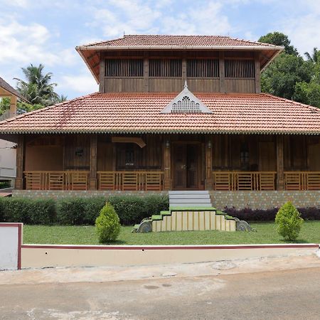 Jackroot Heritage Athirappilly Apartman Kallana Kültér fotó